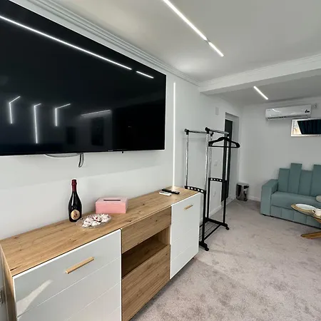 Elegant Escape Central Studio Craiova Exterior photo
