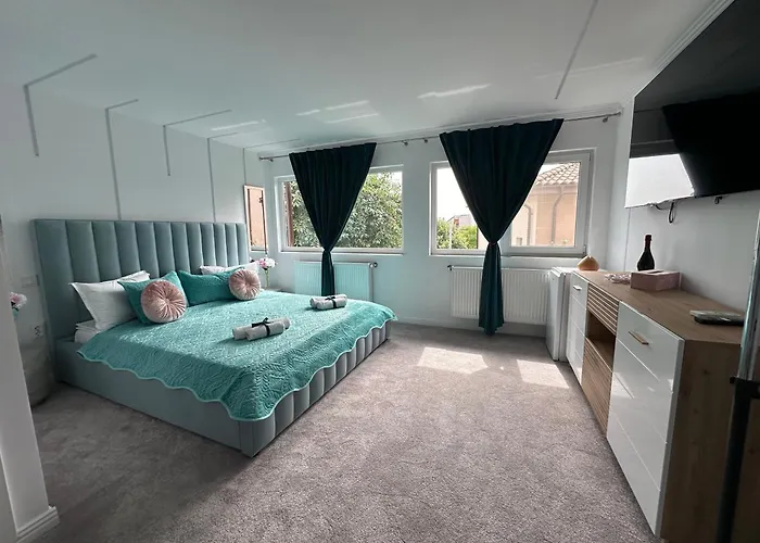 Elegant Escape Central Studio