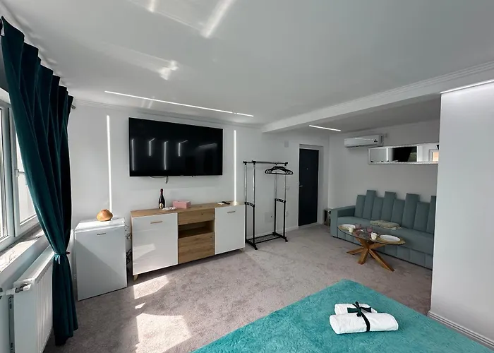 Elegant Escape Central Studio